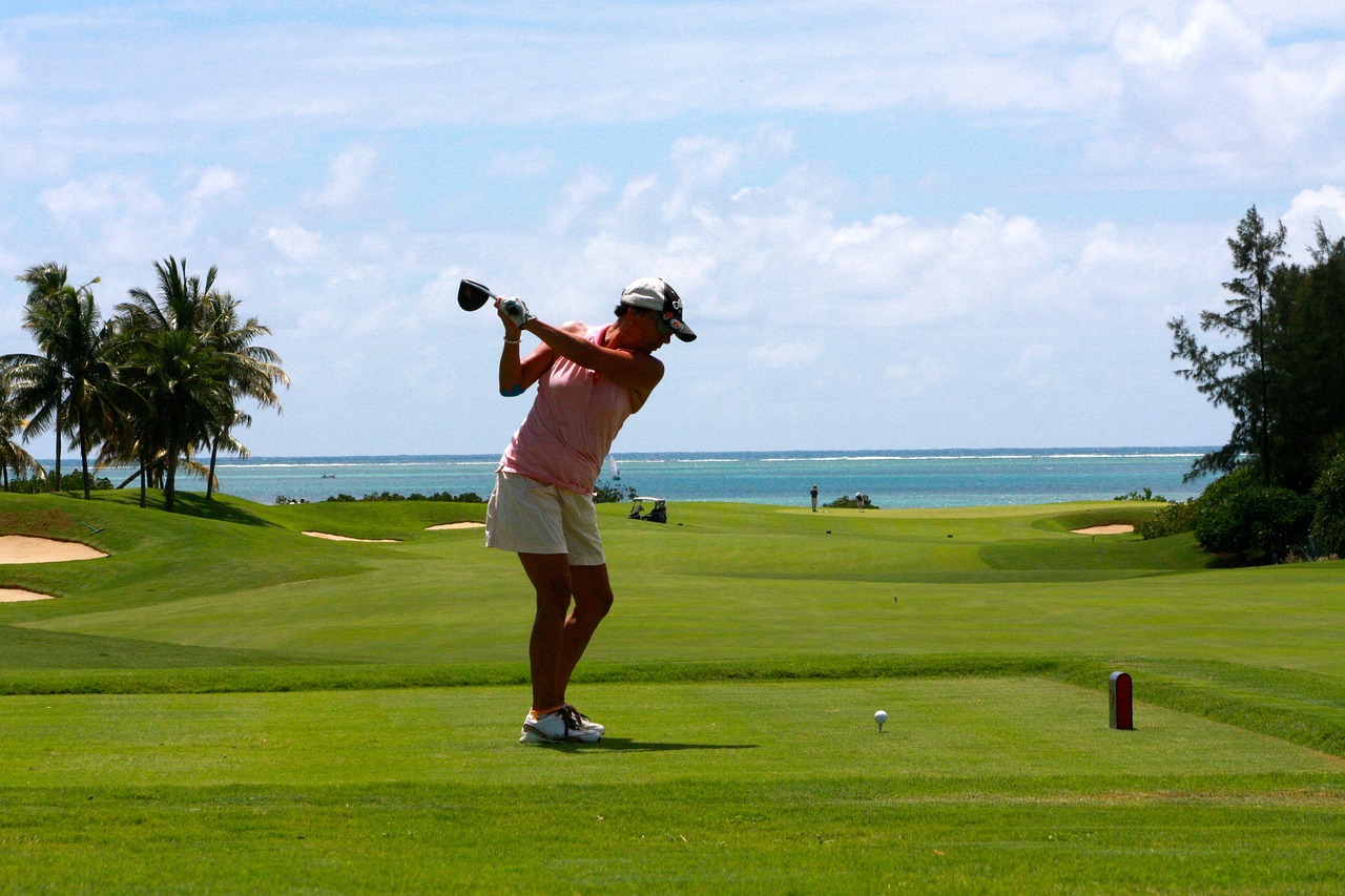 golf, woman, tee-83876.jpg
